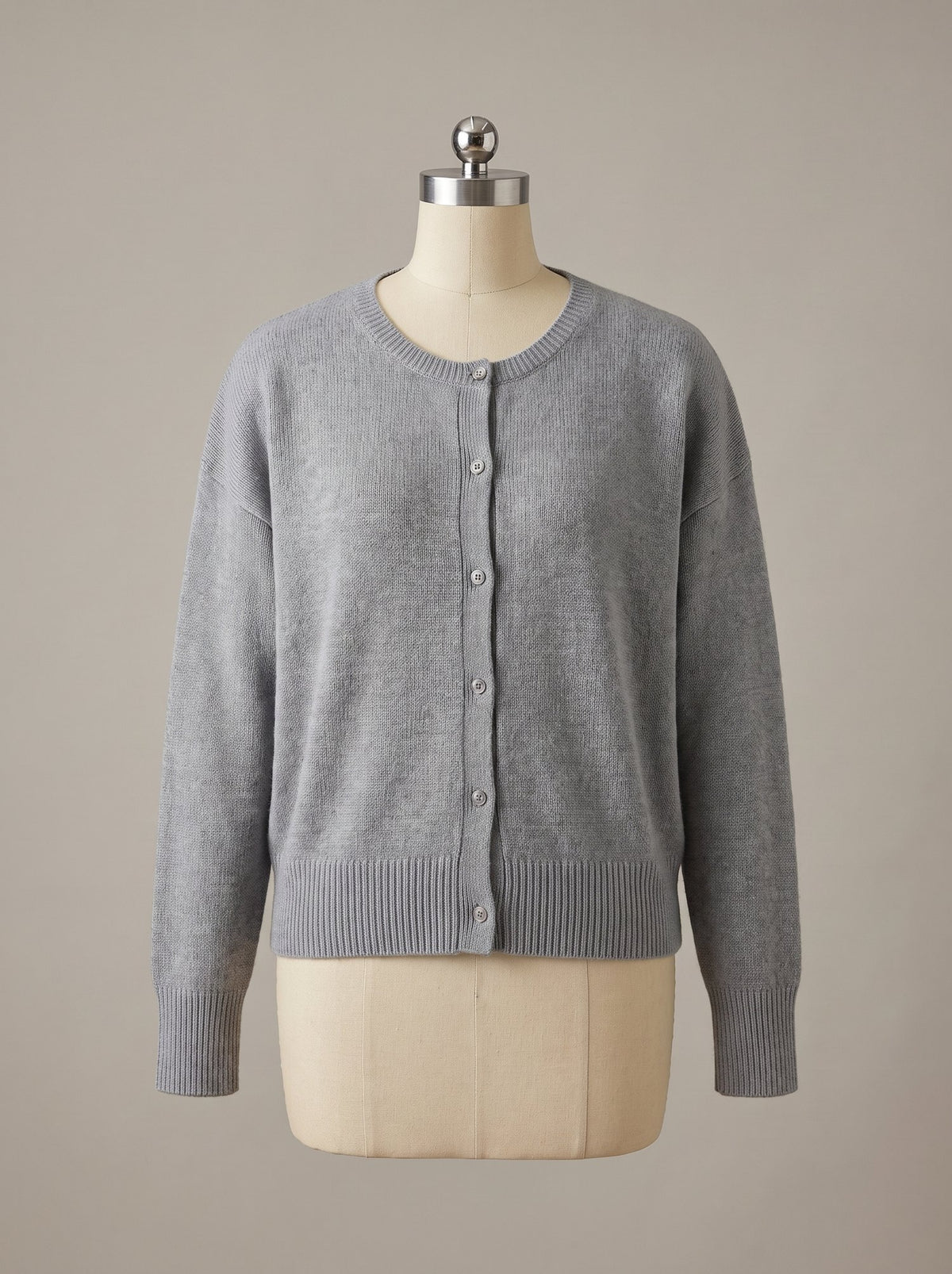 Tavan Knopf-Cardigan — Vorderansicht