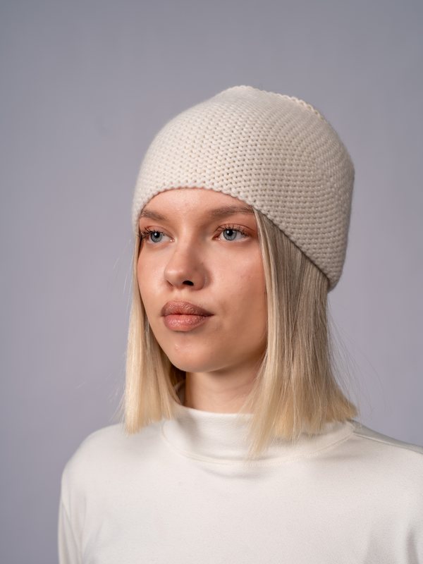 Seed-Stitch Beanie in Organic White