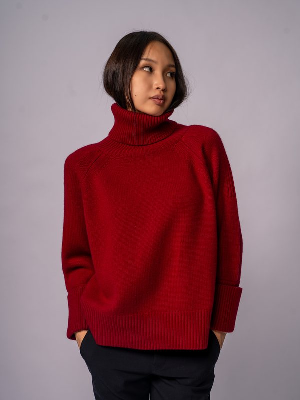 Chunky Turtleneck Sweater in Bordeaux