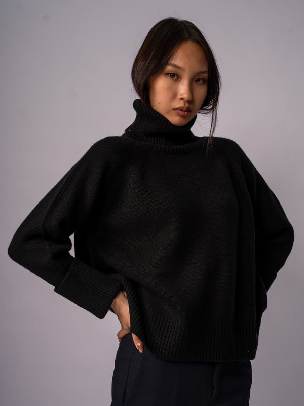 Chunky Turtleneck Sweater in Black