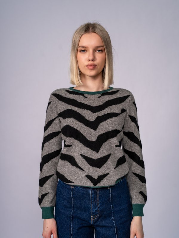 Chevron-Stripe Sweater in Grey & Black