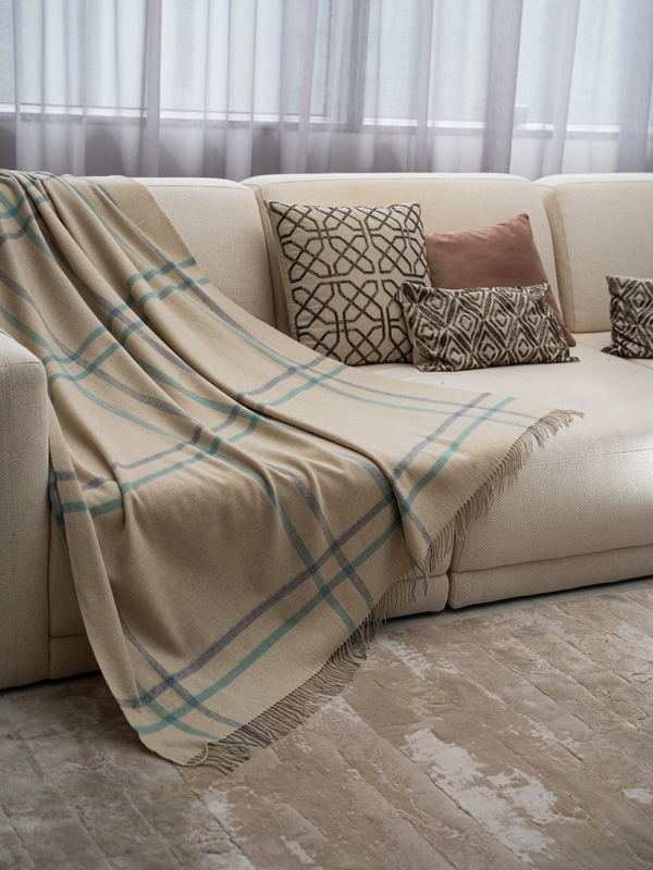 Mizar Throw · Cream