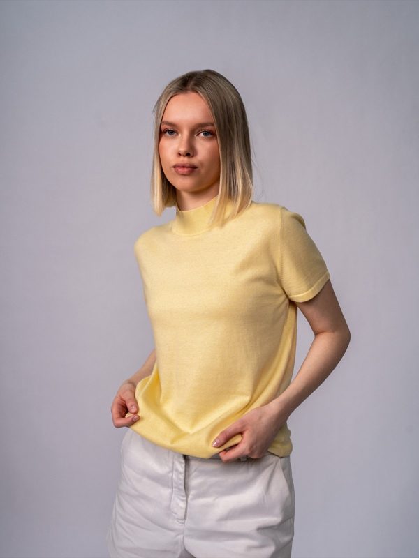 Mock-Neck Short-Sleeve Knit Top in Pale Yellow