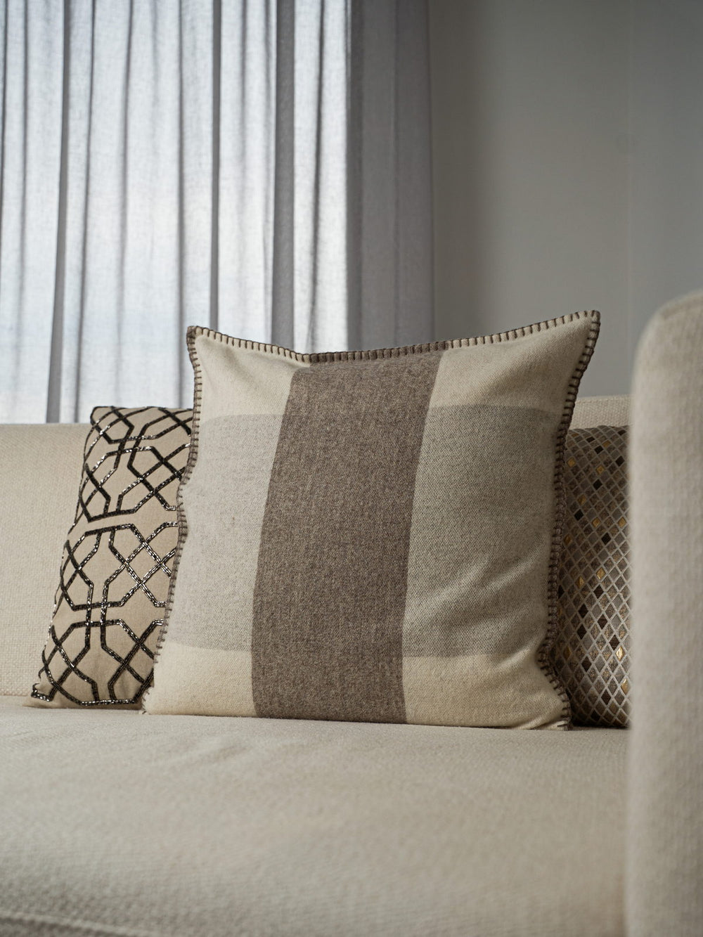Colour-Block-Kissenbezug · Cream & Taupe