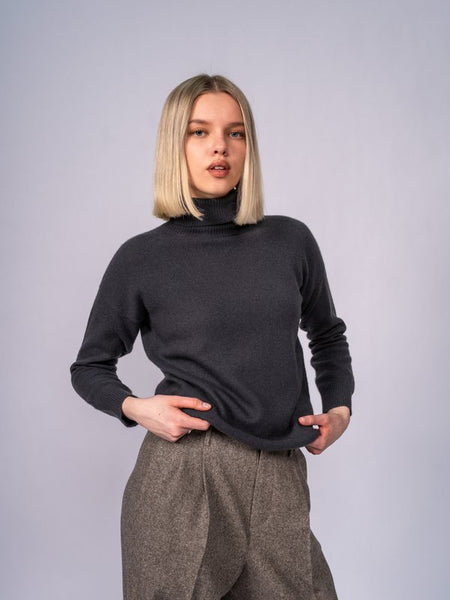 Fine Turtleneck Sweater in Charcoal