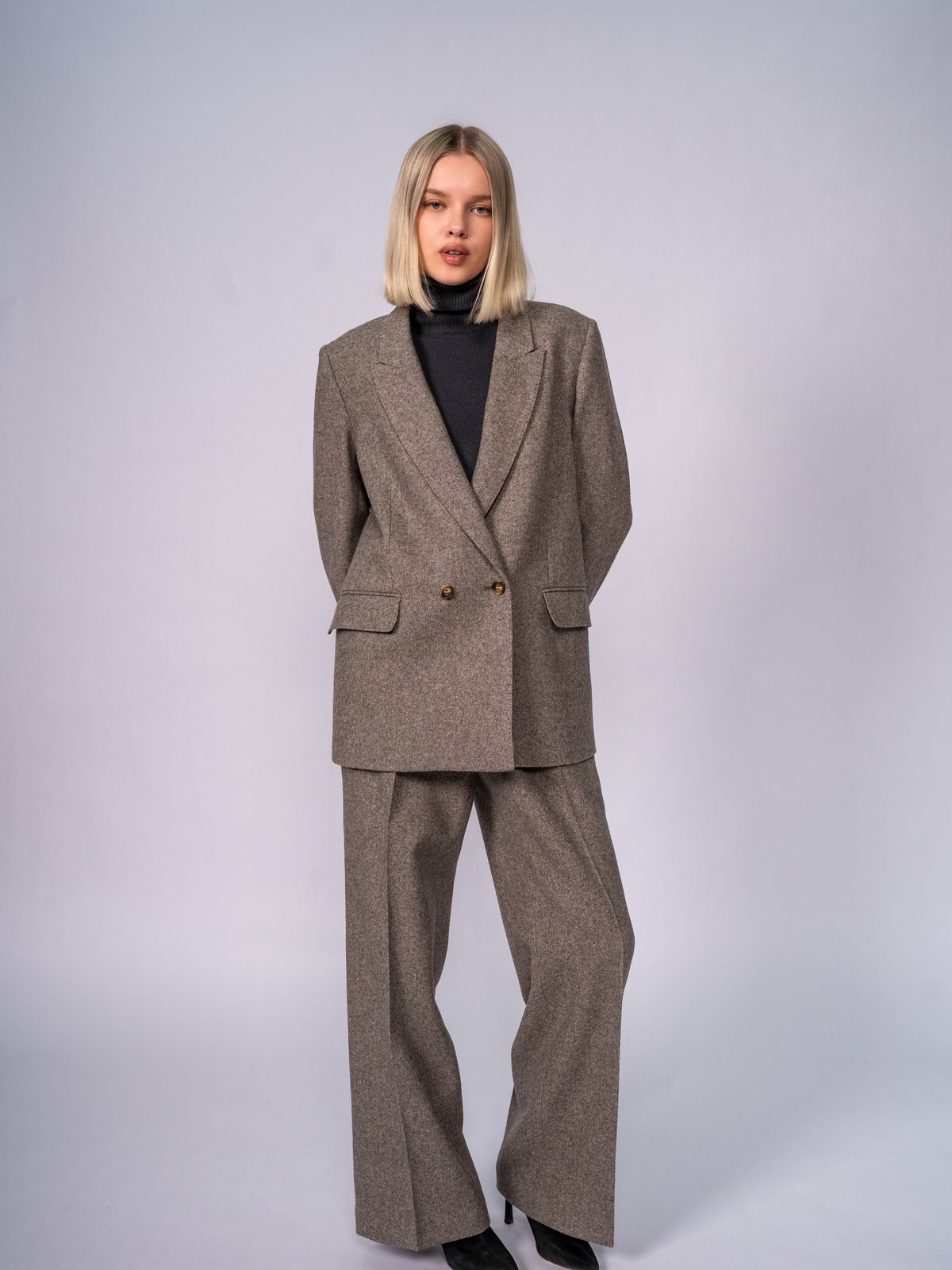 Zweireihiger Fischgrat-Tweed-Blazer · Brown — Ansicht 1