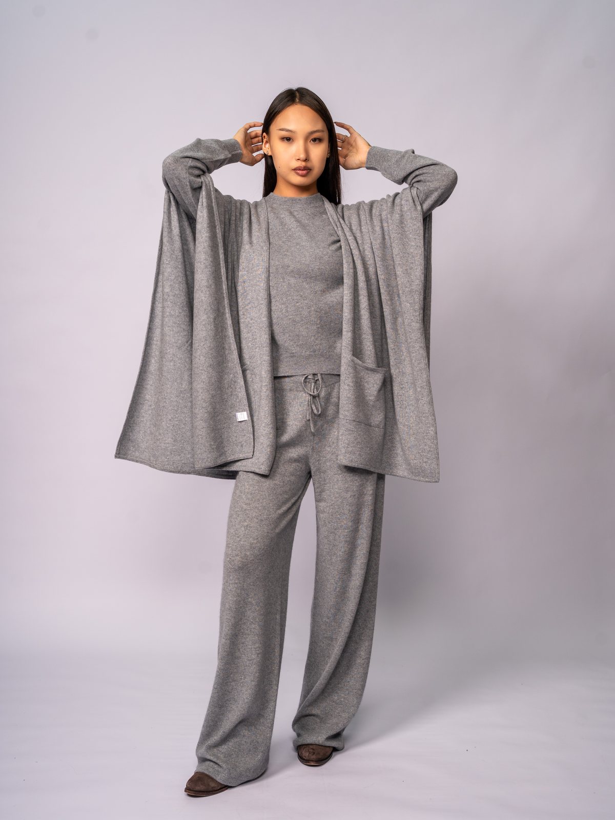 垂坠口袋斗篷 · Felt Grey — 视图 1