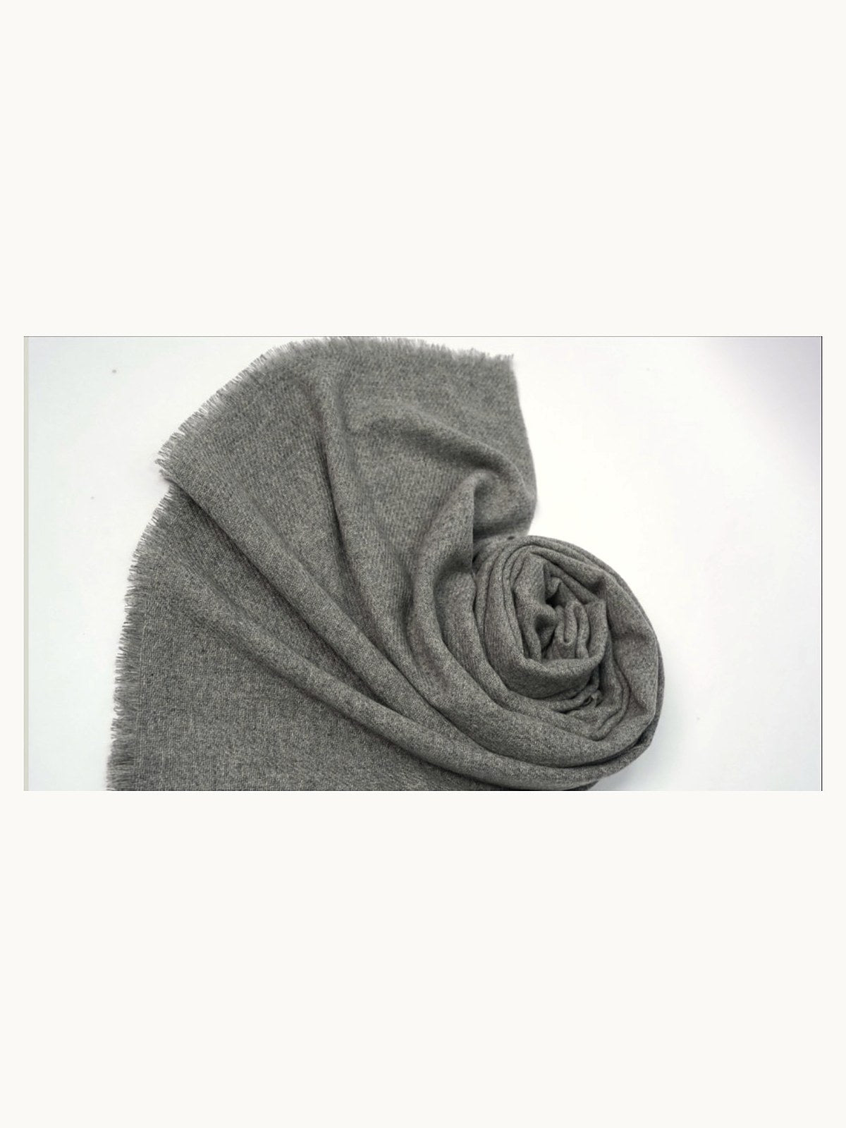 Cashmere Shawl · Grey — flat