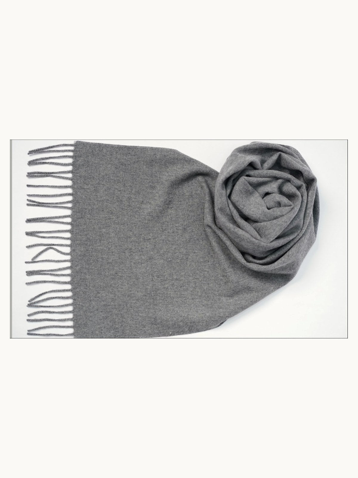 Classic Cashmere Scarf · Grey — flat