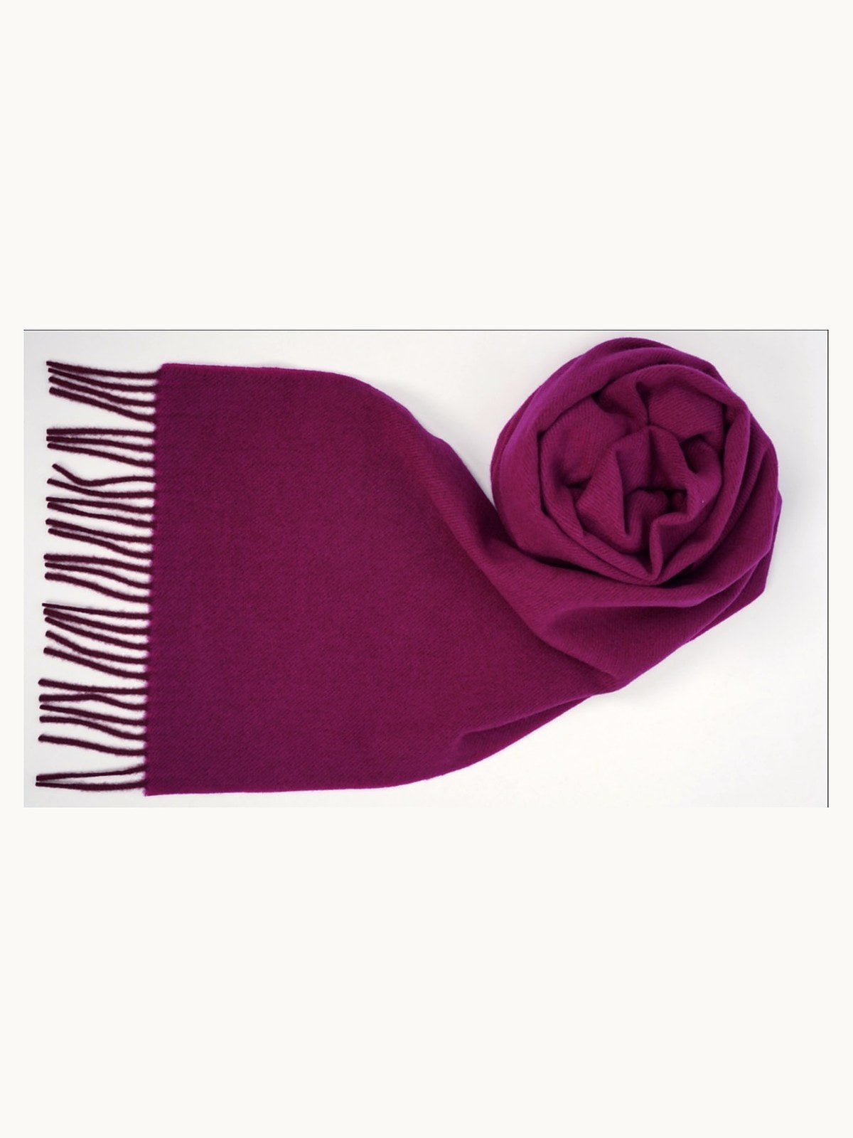 Classic Cashmere Scarf · Magenta — flat